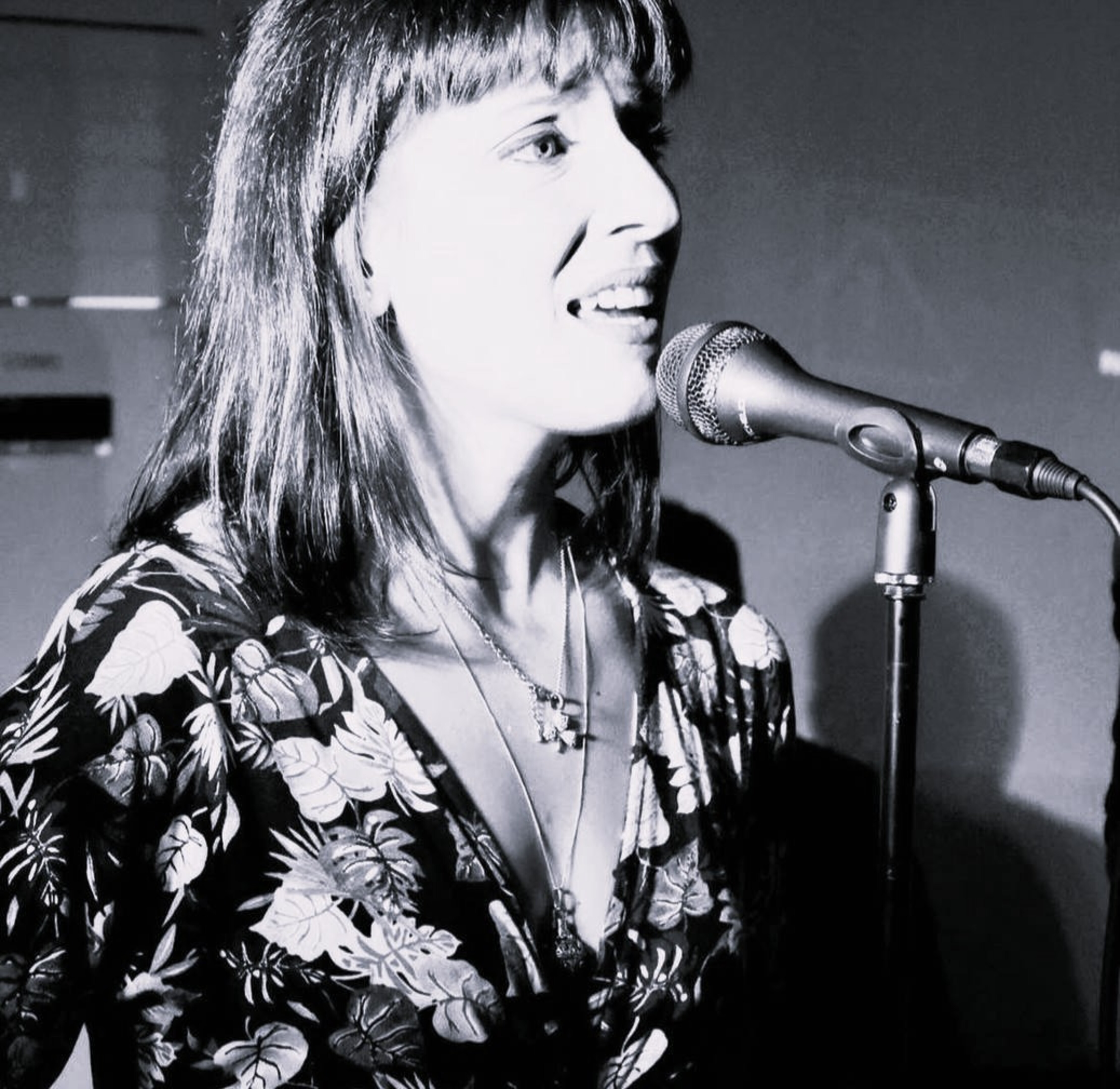 Emanuela La Franco, Voce dei Já Cansei