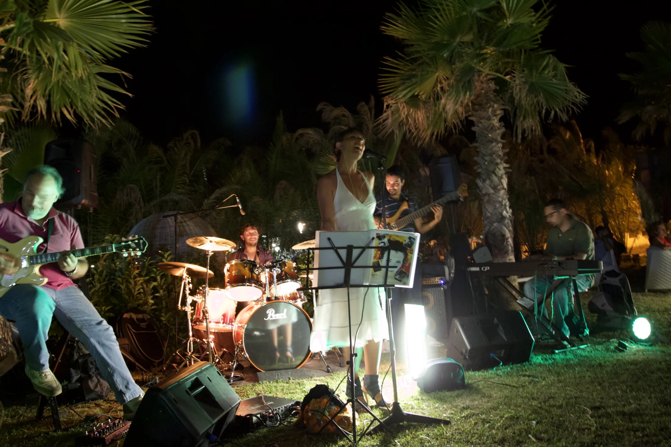 Já Cansei dal vivo, atmosfera Bossa & samba